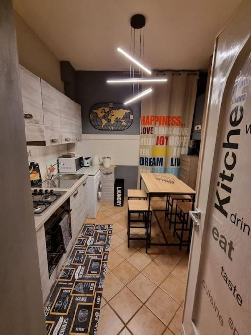 Appartamento Casa Vacanze Domus Aaron Fiumicino Esterno foto